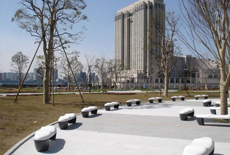 Tokyo promenade linking entertainment districts